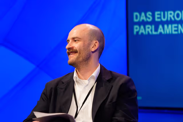 Photo 2: Press seminar for German journalists