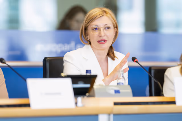 Fotografi 29: ITRE - Exchange of views with Ekaterina Zaharieva, Commissioner for startups, Research and Innovation, on the EU startup and scale up strategy