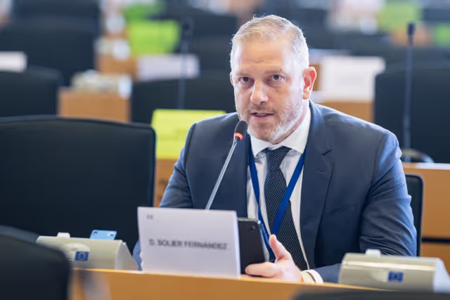 Fotografi 19: ITRE - Exchange of views with Ekaterina Zaharieva, Commissioner for startups, Research and Innovation, on the EU startup and scale up strategy