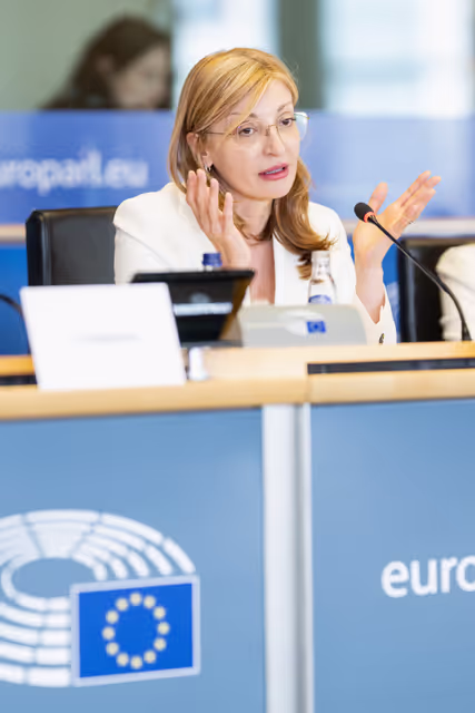 Fotografi 4: ITRE - Exchange of views with Ekaterina Zaharieva, Commissioner for startups, Research and Innovation, on the EU startup and scale up strategy