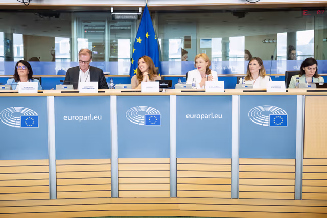 Fotografi 28: ITRE - Exchange of views with Ekaterina Zaharieva, Commissioner for startups, Research and Innovation, on the EU startup and scale up strategy