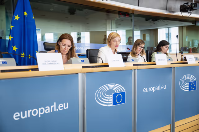 Fotografi 27: ITRE - Exchange of views with Ekaterina Zaharieva, Commissioner for startups, Research and Innovation, on the EU startup and scale up strategy