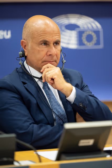 Fotografia 12: SEDE - Exchange of views with Admiral Giuseppe Cavo Dragone, Chair of the NATO Military Committee