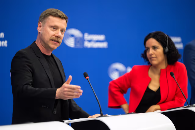 Press briefing The Left