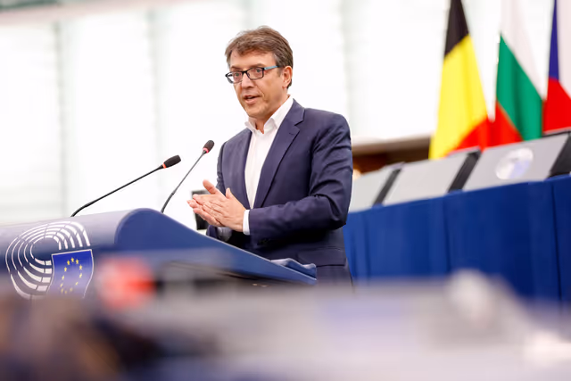 Φωτογραφία 22: EP Plenary session - Presentation of the Chemicals Package