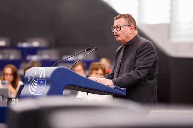 Φωτογραφία 17: EP Plenary session - Presentation of the Chemicals Package