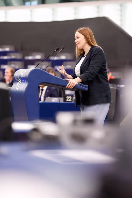 Φωτογραφία 13: EP Plenary session - Presentation of the Chemicals Package