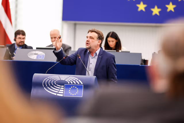 Φωτογραφία 9: EP Plenary session - Presentation of the Chemicals Package