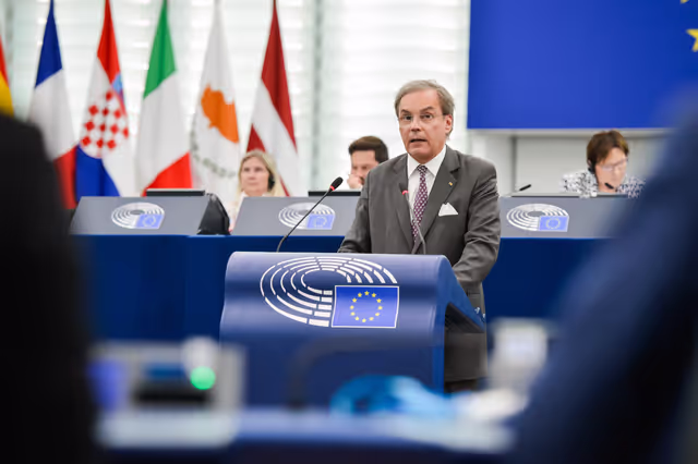 Φωτογραφία 14: EP Plenary session.- 2023 and 2024 reports on North Macedonia