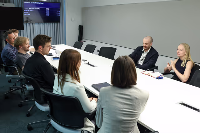 Foto 18: Press briefing with Sabrina REPP