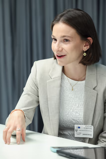 Foto 17: Press briefing with Sabrina REPP