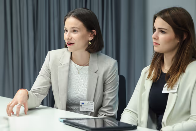 Foto 19: Press briefing with Sabrina REPP