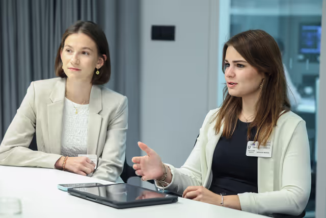 Foto 14: Press briefing with Sabrina REPP