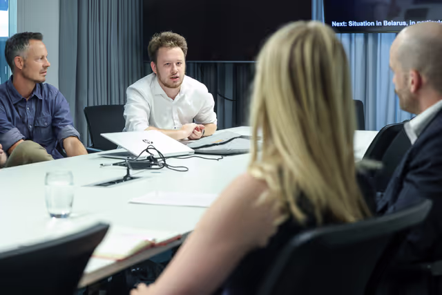 Foto 3: Press briefing with Sabrina REPP