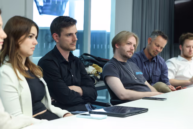 Foto 1: Press briefing with Sabrina REPP