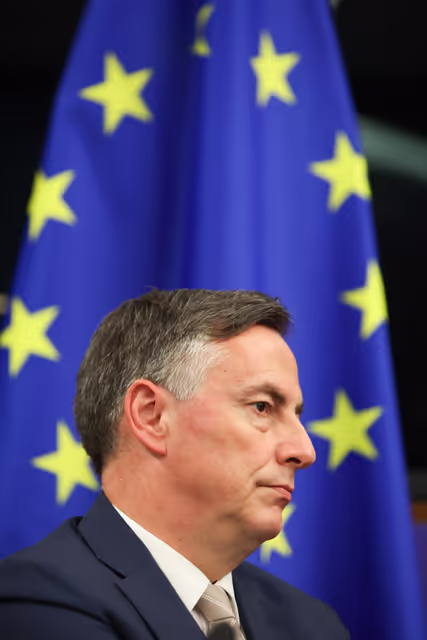 Photo 11 : Conference of Committee Chairs