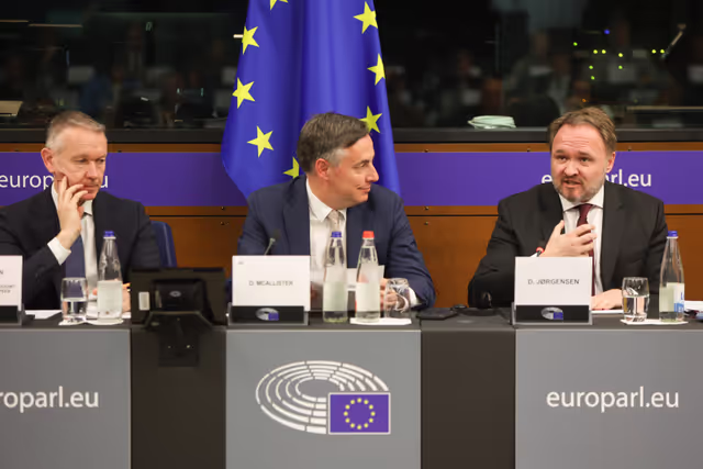 Photo 4 : Conference of Committee Chairs