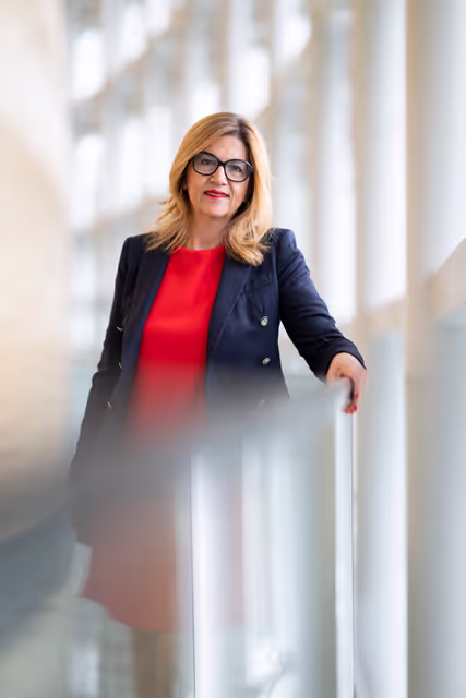 Foto 4: Stephanie YON COURTIN in the EP in Strasbourg