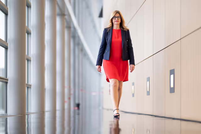 Foto 3: Stephanie YON COURTIN in the EP in Strasbourg