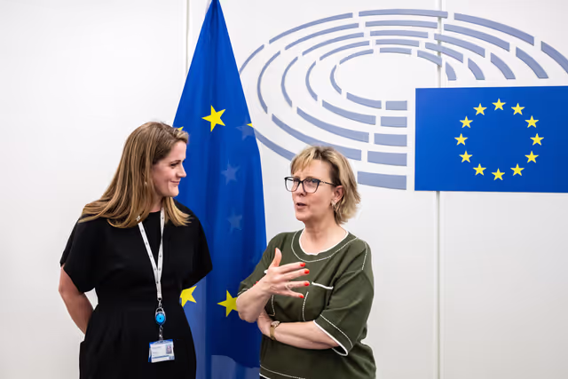 Fotografi 11: ECON - Trilogue on Retail Investment Strategy