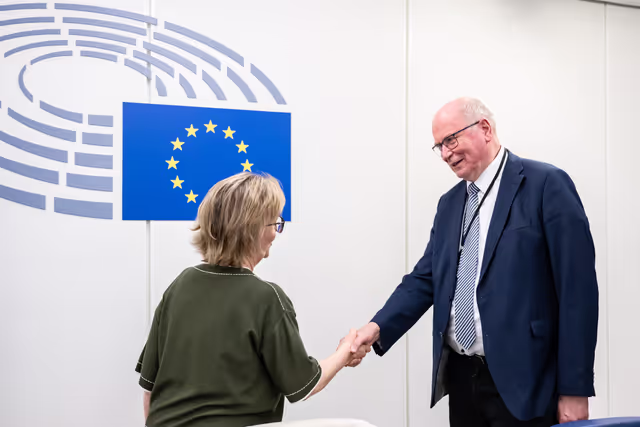 Fotografi 8: ECON - Trilogue on Retail Investment Strategy