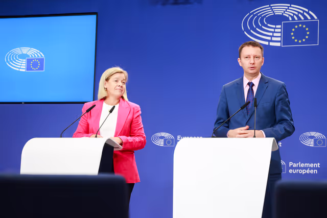 Fotografie 5: Press conference on Parliament's priorities on MFF ahead of Commission proposal