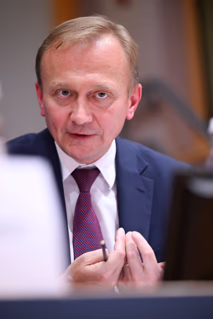 Photo 2: BUDG - Exchange of views with Piotr SERAFIN, Commissioner for Budget, Anti-Fraud and Public Administration on the MFF beyond 2027 and Own Resources