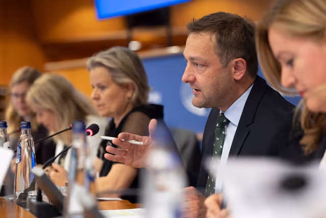 Photo 18: AGRI - Exchange of views with Commissioner Hansen: presentation of the legislative proposal for the CAP after 2027