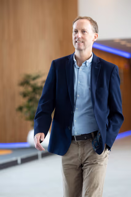 Photo 8: Barry ANDREWS in the EP in Brussels