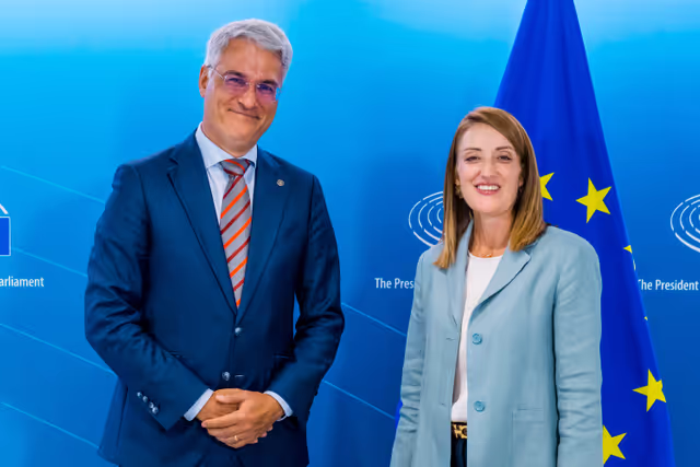 Roberta METSOLA, EP President meets with Dragoș PÎSLARU, Romanian Minister of European Investments and Projects