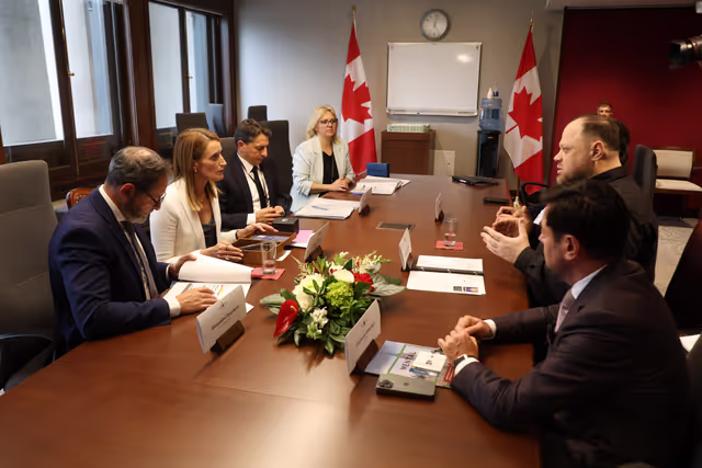 Fotografija 15: Official visit by Roberta METSOLA, EP President, to Ottawa (Canada) - G7 Speakers meeting - Meeting with Ruslan STEFANCHUK, Speaker of the Ukrainian Parliament (Verkhovna Rada)