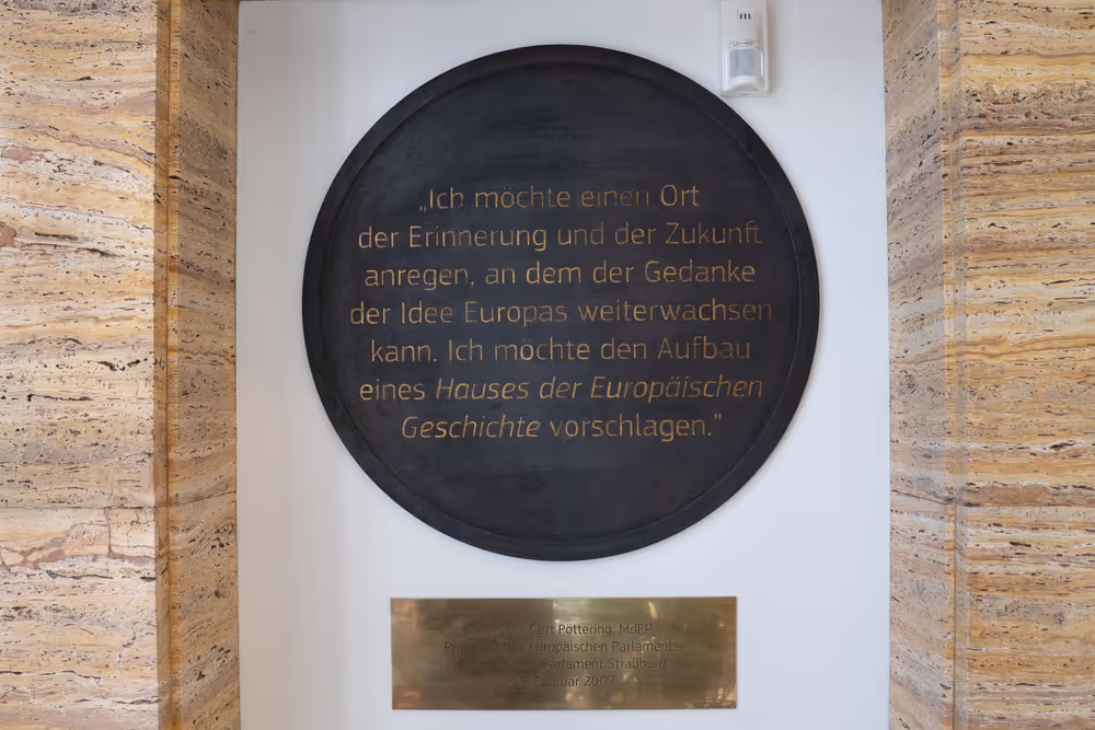 The commemorative plaque at the House of European History