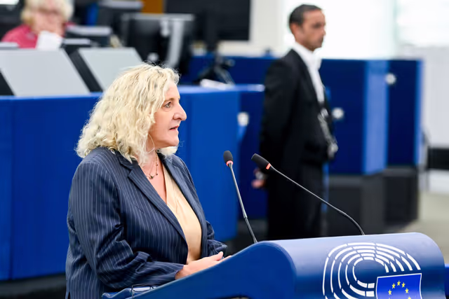 Fotografia 12: EP Plenary session - Amending ERDF, Cohesion Fund and Just Transition Fund as regards specific measures to address strategic challenges in the context of the mid-term review