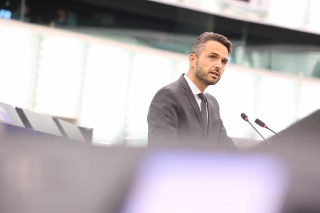 Foto 15: EP Plenary session - Wave of violence and continuous use of force against protesters in Serbia
