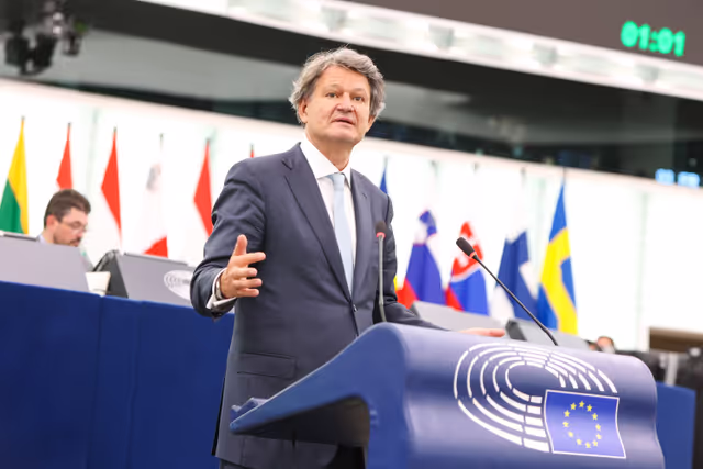 Foto 38: EP Plenary session - Wave of violence and continuous use of force against protesters in Serbia