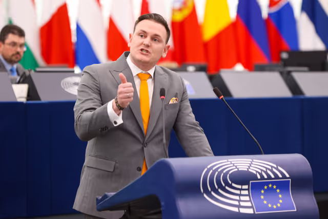 Foto 32: EP Plenary session - Wave of violence and continuous use of force against protesters in Serbia