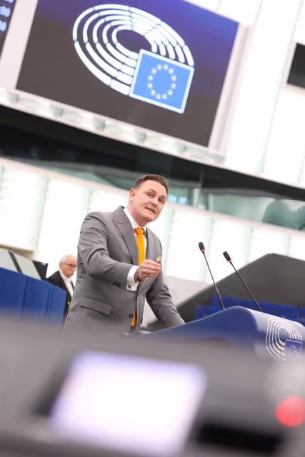 Foto 33: EP Plenary session - Wave of violence and continuous use of force against protesters in Serbia