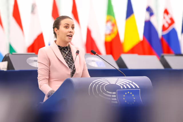 Foto 26: EP Plenary session - Wave of violence and continuous use of force against protesters in Serbia