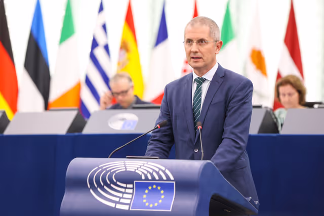Foto 13: EP Plenary session - Wave of violence and continuous use of force against protesters in Serbia