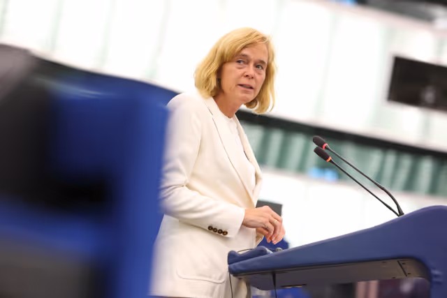 Foto 8: EP Plenary session - Wave of violence and continuous use of force against protesters in Serbia