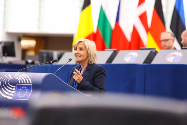 Foto 6: EP Plenary session - Wave of violence and continuous use of force against protesters in Serbia