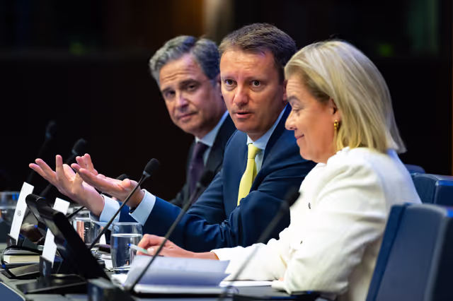 Media Briefing with Sigfried MURESAN and Carla TAVARES