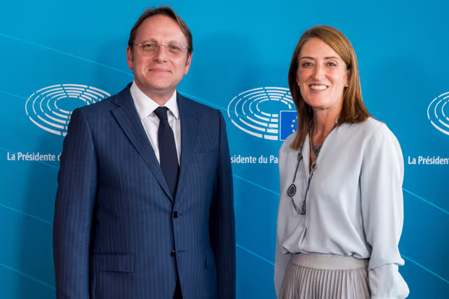 Roberta METSOLA, EP President meets with Oliver VÁRHELYI, Commissioner for Neigbourhood and Enlargement