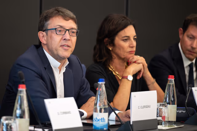 Fotografi 25: French MEPS meet with  journalists