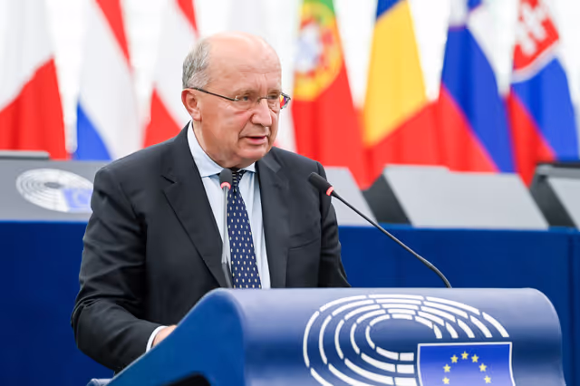 Foto 1: EP Plenary session - Serious threats to aviation and maritime transport from Global Navigation Satellite System