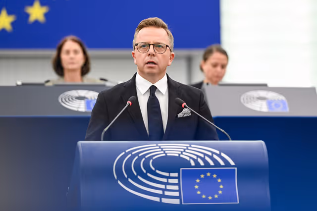 Foto 25: EP Plenary session - Serious threats to aviation and maritime transport from Global Navigation Satellite System