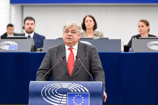 Foto 21: EP Plenary session - Serious threats to aviation and maritime transport from Global Navigation Satellite System