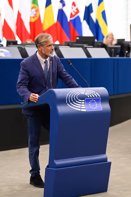 Foto 24: EP Plenary session - Rule of law and EU funds management in Slovakia