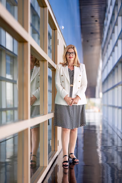 Fotó 4: Stéphanie Yon-Courtin in the EP in Strasbourg.