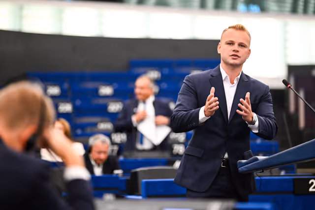 Fotagrafa 30: EP Plenary session - Summer of heatwaves in the EU: addressing the causes and providing adequate housing and health policies to record-breaking temperatures